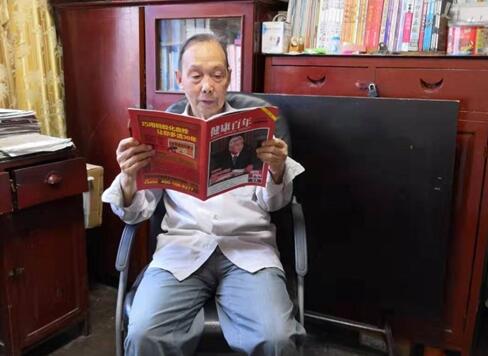 原古藺縣商校首任校長曾勛：知足常樂 學(xué)無止境