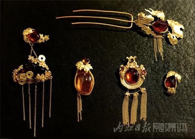哇！原來“后宮娘娘們”戴的飾品是這樣來的，內(nèi)江這位姑娘就會做！