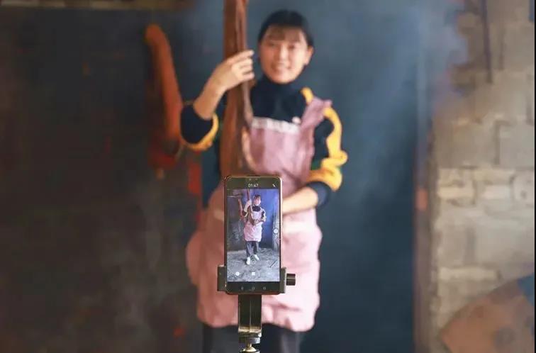 直播帶貨 讓宜賓農(nóng)產(chǎn)品有了“新銷(xiāo)路”