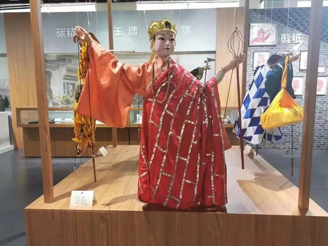 內(nèi)江非遺瑰寶！玉雕、傳統(tǒng)手工榫卯技藝、陶缸傳統(tǒng)制作技藝…(圖11)