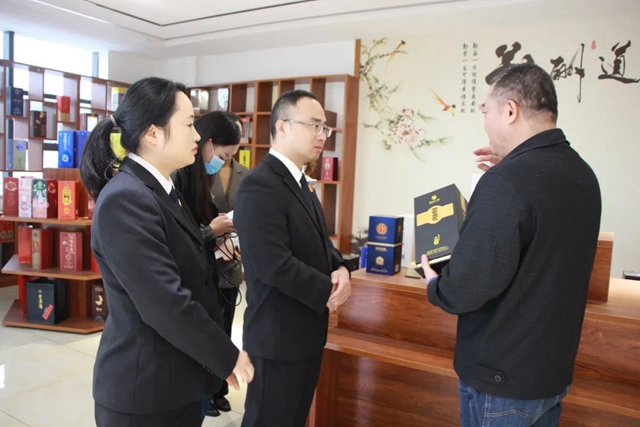 四川瀘州白酒產(chǎn)業(yè)園區(qū)人民法庭被授予“全省法院人民法庭工作先進(jìn)集體”稱號(hào)(圖10)