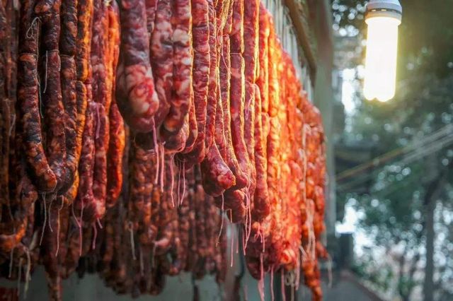 【分享】腌臘肉，10斤肉放多少鹽？別放錯了……(圖2)