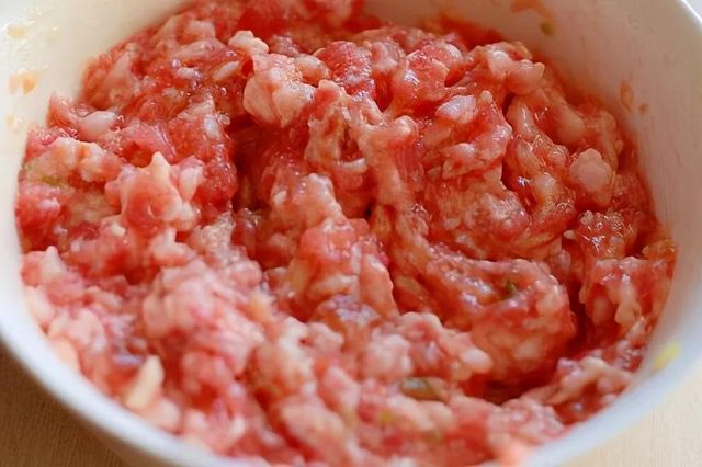 【分享】腌臘肉，10斤肉放多少鹽？別放錯了……(圖3)