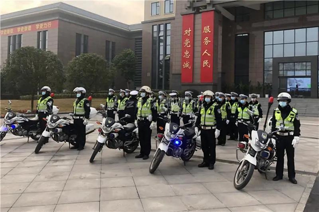 今年首次！內(nèi)江交警異地用警，一天“逮到”166起