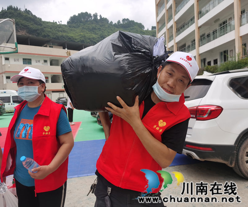  飛歌夢想  點(diǎn)亮希望——記2021年瀘州市“十大最美志愿者”雷亮(圖5)