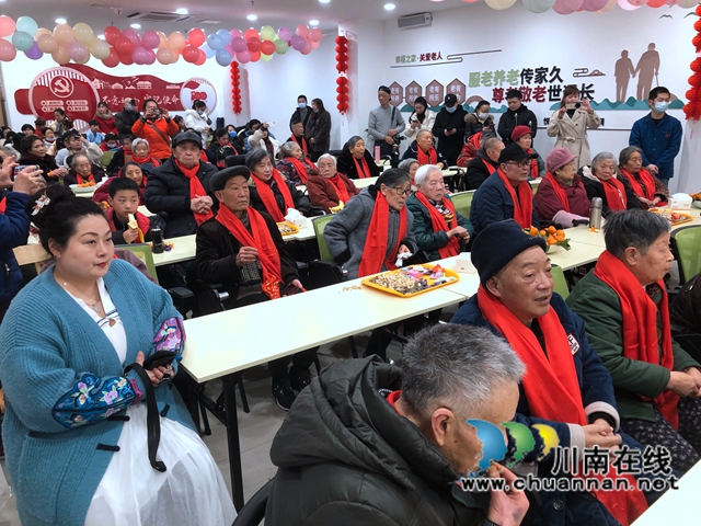 瀘州：民歌聯(lián)唱、笛子獨(dú)奏……養(yǎng)老院里飛出幸福歌聲！(圖10)