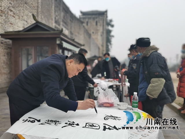 瀘縣書法、美術(shù)、作家、攝影家走進(jìn)方洞鎮(zhèn)新春送祝福(圖8)