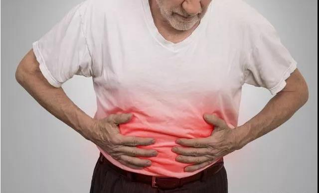 【關(guān)注】8旬爺爺腹痛1個(gè)月，醫(yī)生用大蒜治病？(圖2)