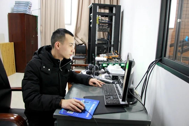 江陽法院技術(shù)干警劉昕：在平凡的工作崗位上發(fā)光發(fā)熱