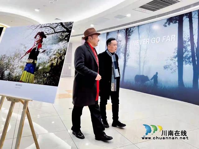 魏文星《從未走遠(yuǎn)》影像藝術(shù)展在步步高瀘州新天地開(kāi)幕(圖4)