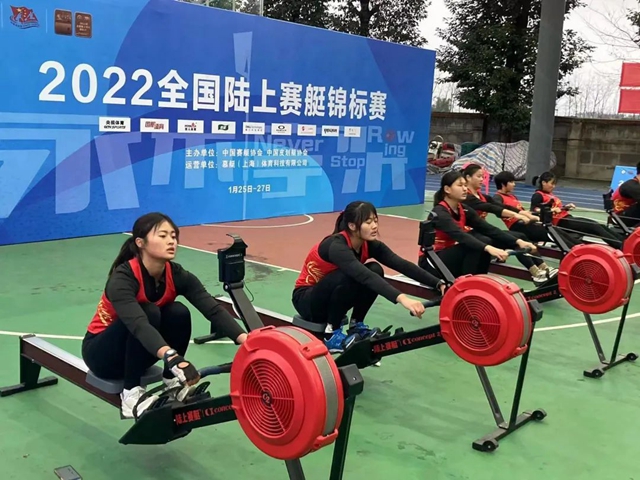瀘縣九中水上項(xiàng)目代表隊(duì)在2022年全國陸上賽艇錦標(biāo)賽中獲獎