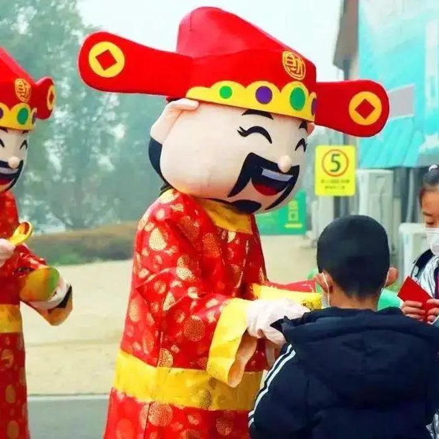 7天來(lái)了184萬(wàn)人次！春節(jié)，內(nèi)江“又吃又?！闭伊?0個(gè)億(圖4)