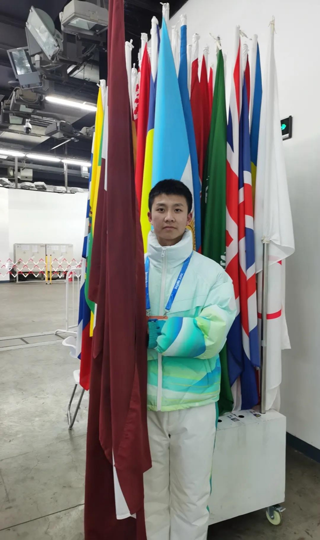 驕傲！21歲瀘州小伙兒登上冬奧會開幕式，擔任執(zhí)旗手