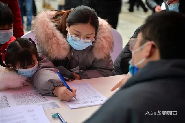 開始啦！83家企業(yè)、5367個(gè)崗位！這3天，內(nèi)江在5個(gè)地方設(shè)點(diǎn)大招工(圖14)