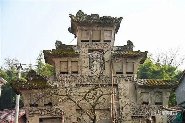什么來頭？內(nèi)江這位老人百歲，嘉慶皇帝竟下旨為她營建一座牌坊