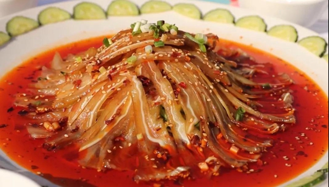 流口水！宜賓這場(chǎng)廚藝PK太香了！蛋圓子、椒麻雞、燒臘、粉蒸肉……(圖2)