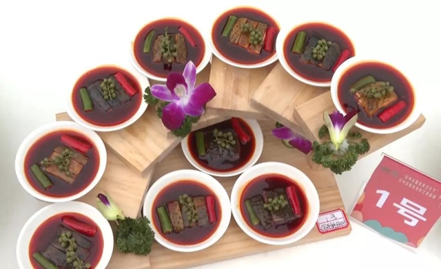 流口水！宜賓這場(chǎng)廚藝PK太香了！蛋圓子、椒麻雞、燒臘、粉蒸肉……(圖14)