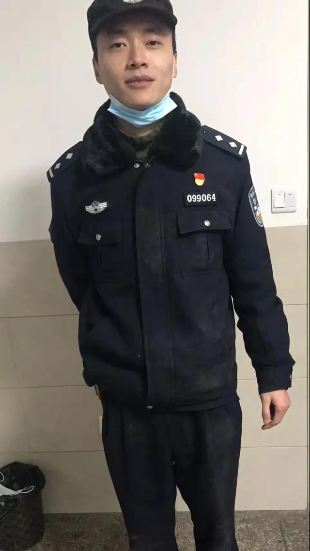 瀘州：沱一橋驚險一刻，警民攜手上演生死救援！(圖7)
