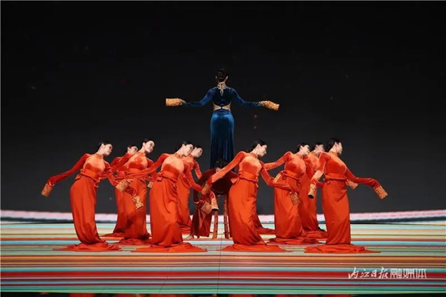 此舞只應(yīng)天上有！這位內(nèi)江甜妹子的舞蹈在網(wǎng)上火了(圖3)