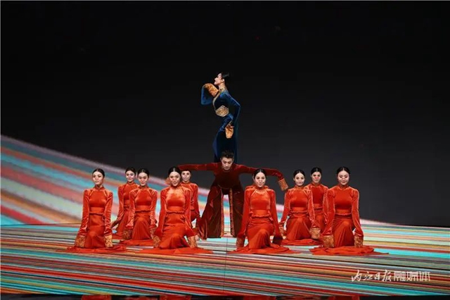 此舞只應(yīng)天上有！這位內(nèi)江甜妹子的舞蹈在網(wǎng)上火了(圖4)