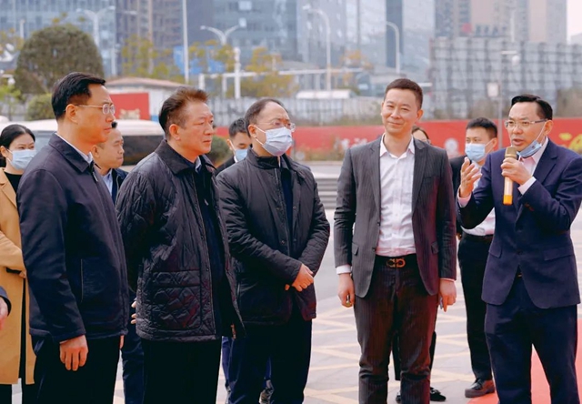 做強金融集聚效應 助力“一體”提質發(fā)展 | 瀘州市委書記楊林興調研瀘州金融商業(yè)中心