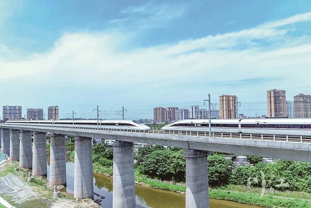 新華社《瞭望》雜志：在國(guó)家戰(zhàn)略布局中找準(zhǔn)瀘州定位(圖5)