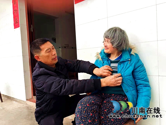 納溪農(nóng)民陳安榮　照顧智障妹妹50年