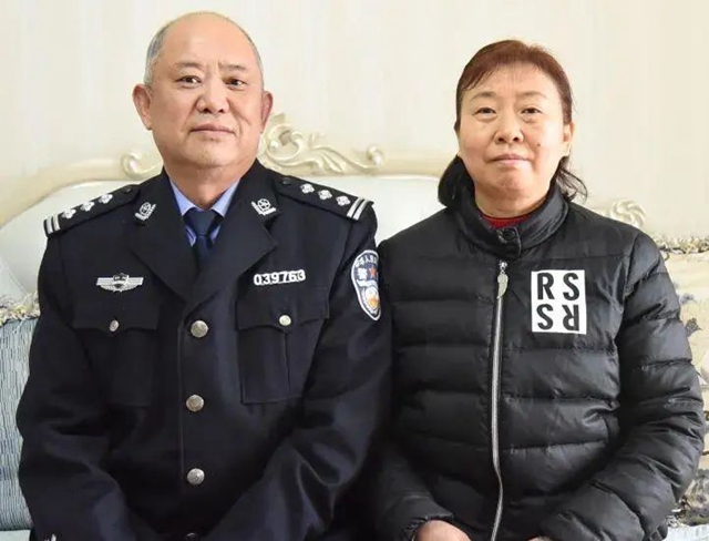 公安部、全國(guó)婦聯(lián)通報(bào)表?yè)P(yáng)！內(nèi)江這名“警嫂”出名了(圖2)