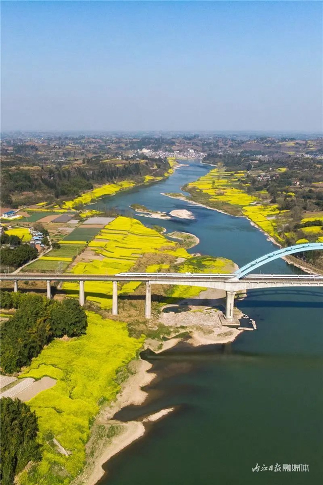 告內(nèi)江市民：乘上這路列車，你就能進入一個“夢幻境界”(圖2)