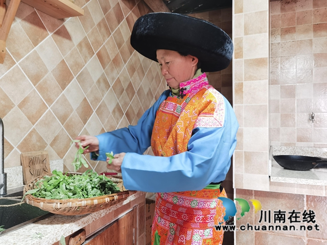 古藺縣大寨苗族鄉(xiāng)：古法制作軟萩粑，其樂(lè)融融迎春天(圖7)
