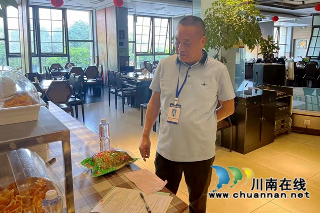 龍馬潭區(qū)市場(chǎng)監(jiān)管局開展“3·15”曝光食品安全問(wèn)題排查行動(dòng)(圖2)