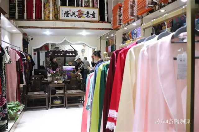 劉曉慶出演！內(nèi)江籍導(dǎo)演陳冠龍《旗袍刺客》講述內(nèi)江傳奇故事(圖7)