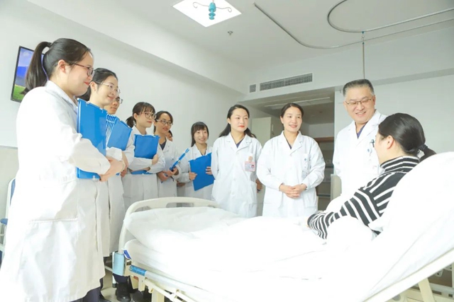 【人物】靠技術圈粉的婦科男醫(yī)生(圖6)