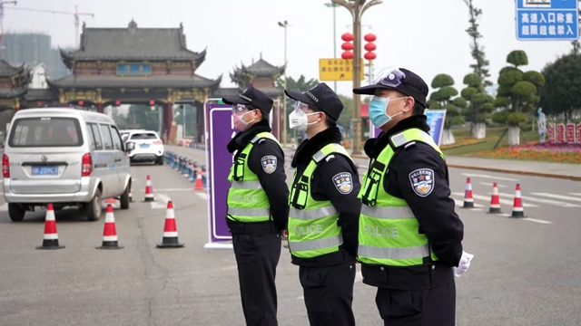 上?；貋聿皇匾?guī)矩在外“亂跑”，隆昌一男子被拘10天！