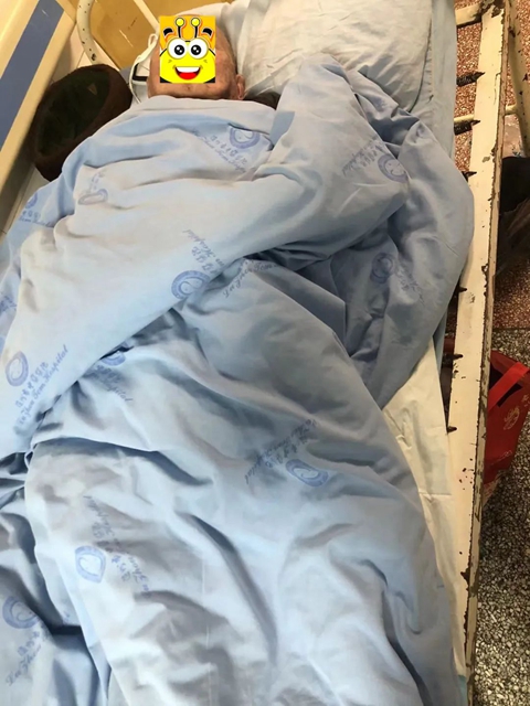 瀘州市中醫(yī)醫(yī)院為102歲老人成功完成髖關節(jié)骨折手術(圖2)