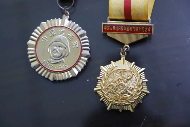 【圍觀】95歲抗戰(zhàn)老兵為誰點(diǎn)贊？(圖2)