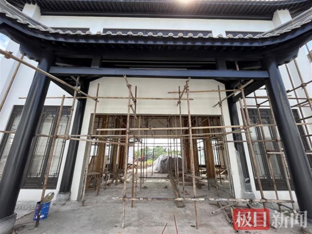 瀘縣一建筑老板修建別墅違占上萬平方米，官方：已立案查處(圖2)