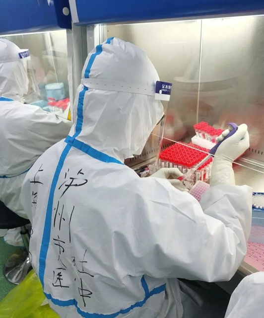 上海社會面清零！帶領“瀘州隊”奮戰(zhàn)40天的杜仲回來了