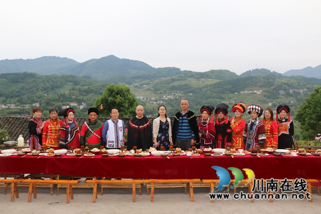 李霞：民族團結(jié)之花在古藺石屏綻芳華