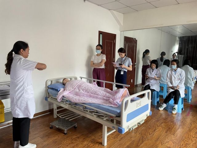 瀘州福欣醫(yī)院：提高全院急診急救能力，盡力為老百姓提供專業(yè)高效的急救服務(wù)！