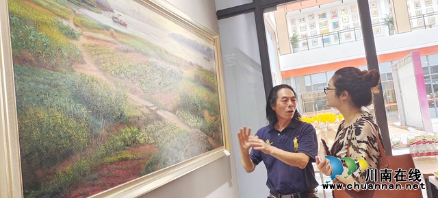 圖7：張翼（左）和他作品《河畔》.jpg