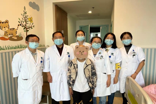 首例！13歲云南孩子開啟“重生之旅”