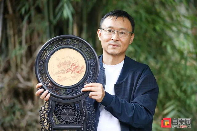翻簧竹雕的“守藝人”，他將這門技藝帶回了自貢——
