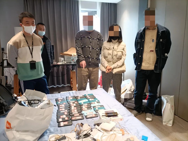 瀘州考場“諜戰(zhàn)風云”：風水卜卦 內(nèi)鬼臥底 boss遙控 槍手輸出