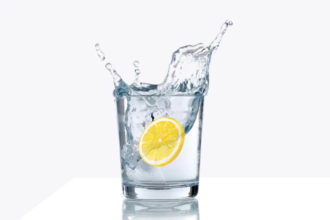 陽(yáng)性患者飲水過(guò)量“水中毒”， 醫(yī)生：24小時(shí)勿超3升