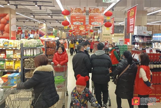 自貢：春節(jié)將至 年貨市場(chǎng)購銷兩旺