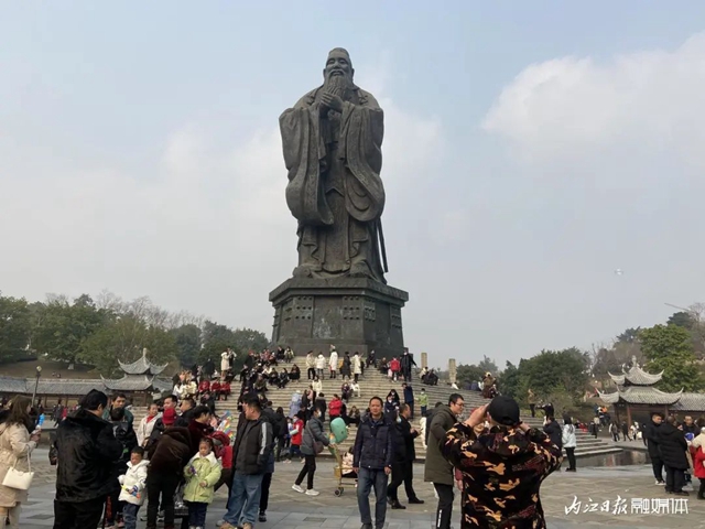 “耍起”找錢！春節(jié)7天假，內(nèi)江收入10億多