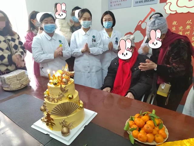 95歲到100歲，老兵爺爺?shù)?個生日都是這群人陪著他