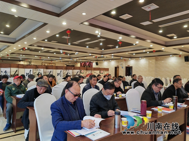 會員認真記筆記1（曾佐然攝）.jpg