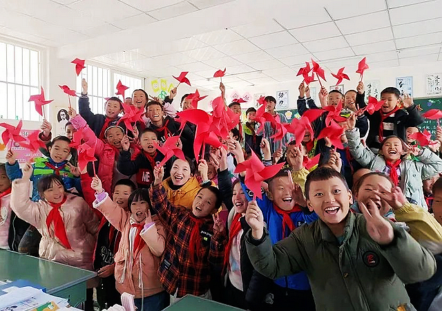 情系普格，助力索瑪花開 | 瀘州市龍馬潭區(qū)教育和體育系統(tǒng)支教幫扶工作側(cè)記